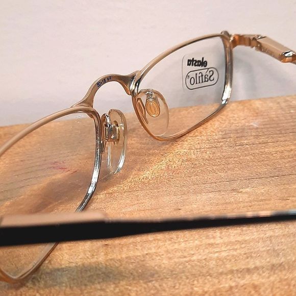 VINTAGE Prescription-ready Eyeglass Frame, gold, 50-18-135, glasses Mrs. Claus - Picture 5 of 8